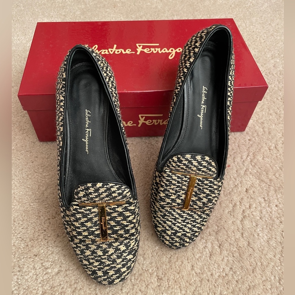 Salvatore Ferragamo Women's Sarno Bow Loafer Size 6B - Picture 2 of 9